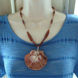 vintage shell necklace